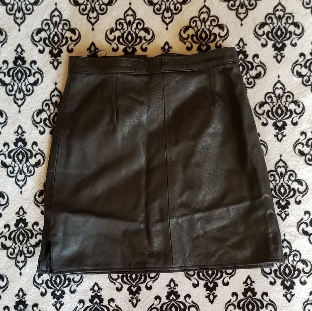 Genuine leather basic black mini/midi skirt
